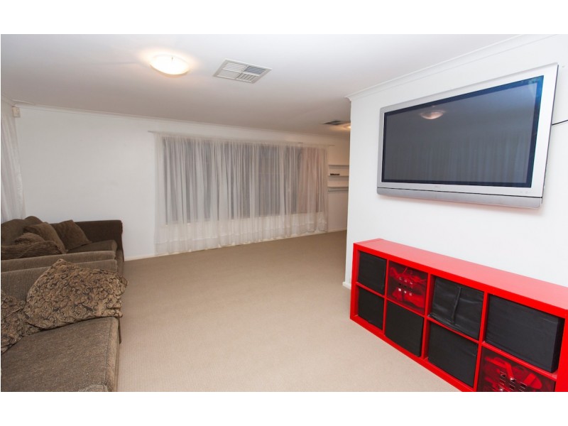 31 Fairfax Road, Swan View WA 6056