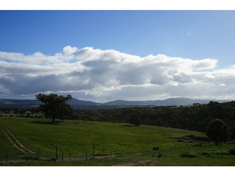 3225 Sunraysia Highway, Lexton VIC 3352