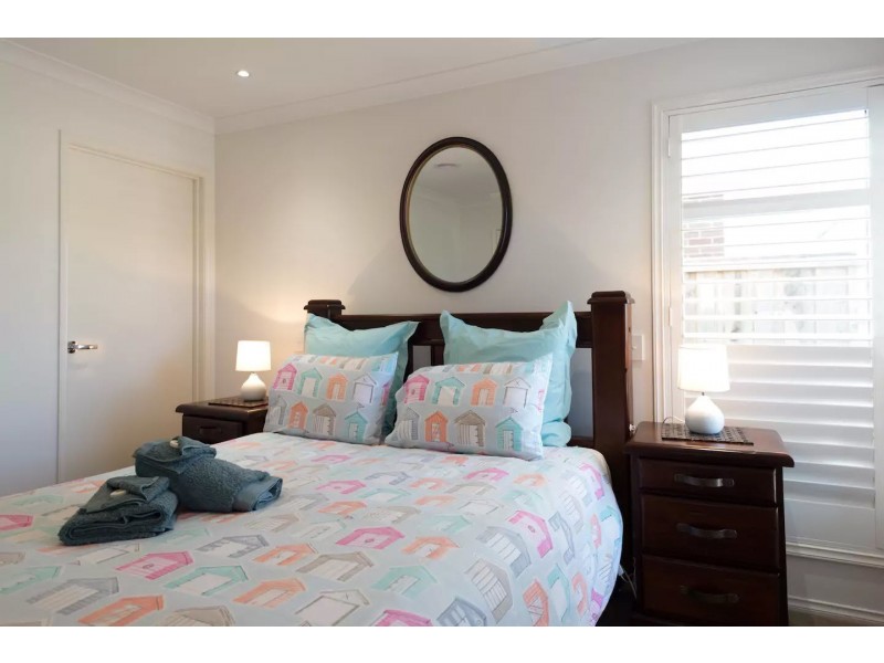 18 Half Moon Crescent, Indented Head VIC 3223