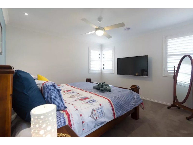 18 Half Moon Crescent, Indented Head VIC 3223