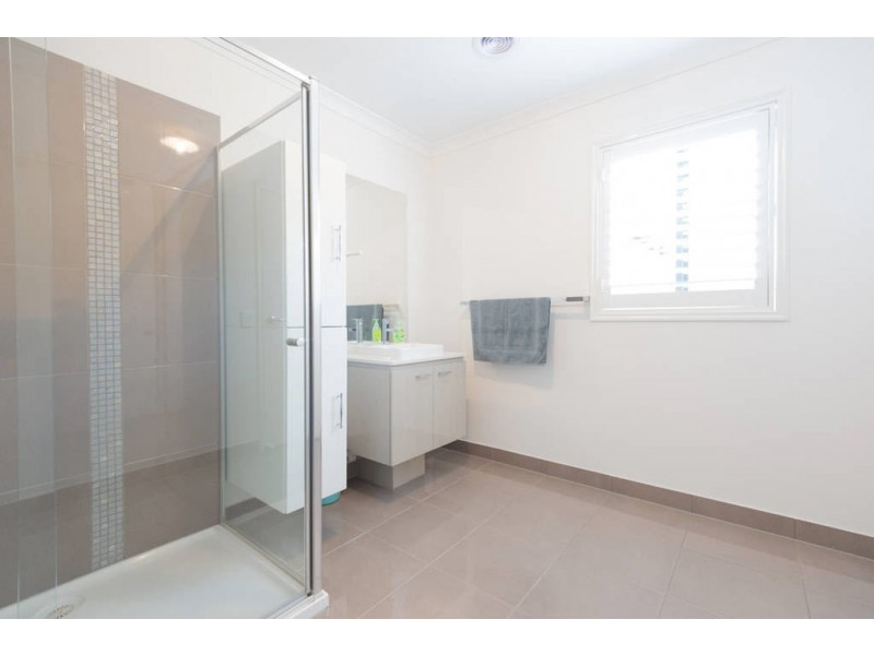 18 Half Moon Crescent, Indented Head VIC 3223