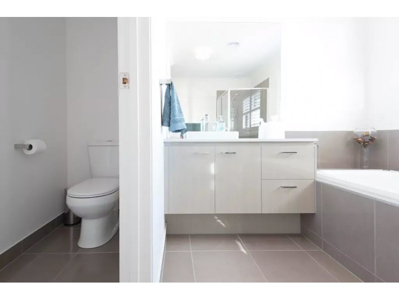 18 Half Moon Crescent, Indented Head VIC 3223