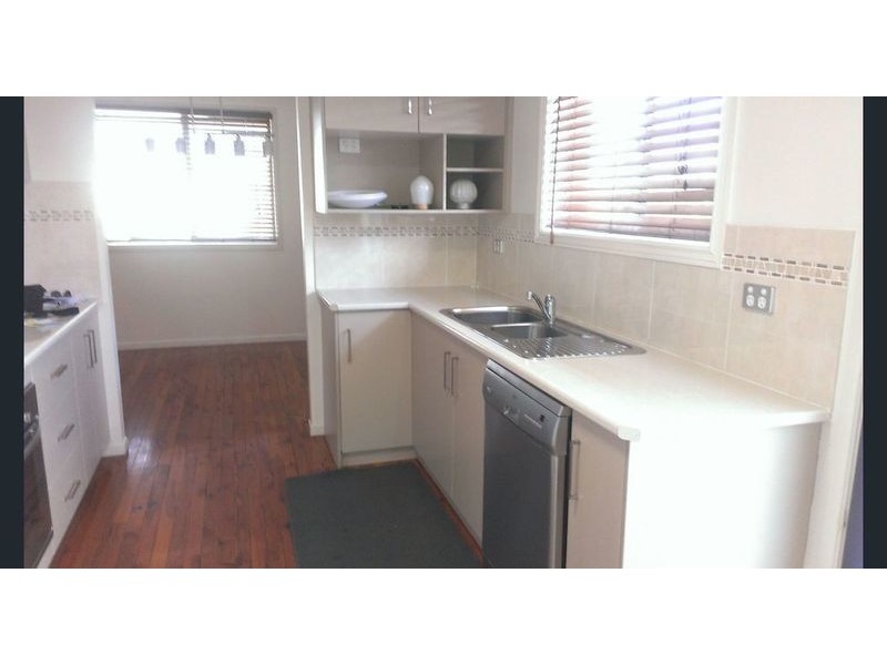 4 Simon Street, Rockville QLD 4350