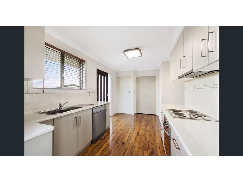 4 Simon Street, Rockville QLD 4350
