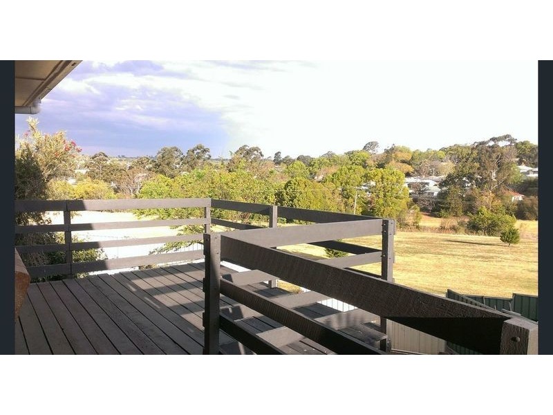 4 Simon Street, Rockville QLD 4350