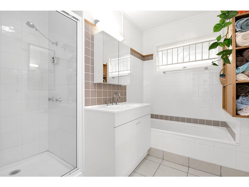 119 Jerrang Street, Indooroopilly QLD 4068