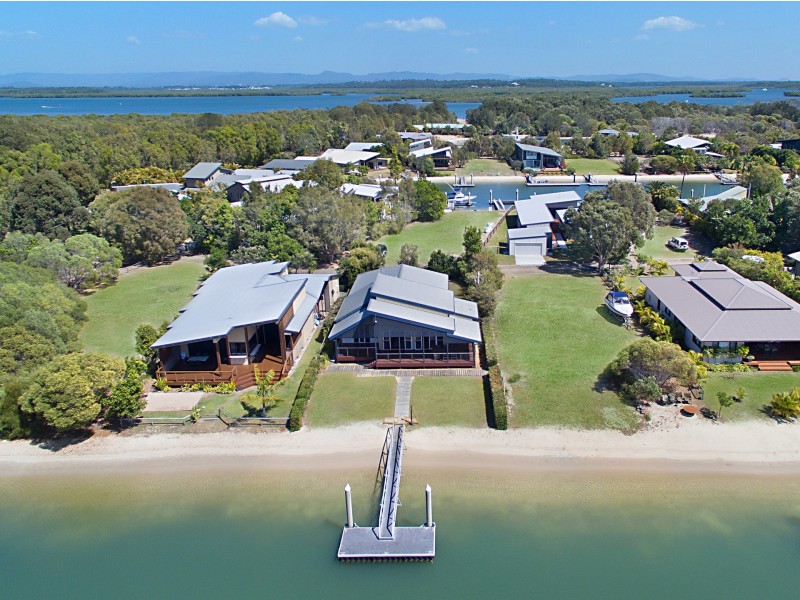 9 Doeblin Drive, South Stradbroke QLD 4216