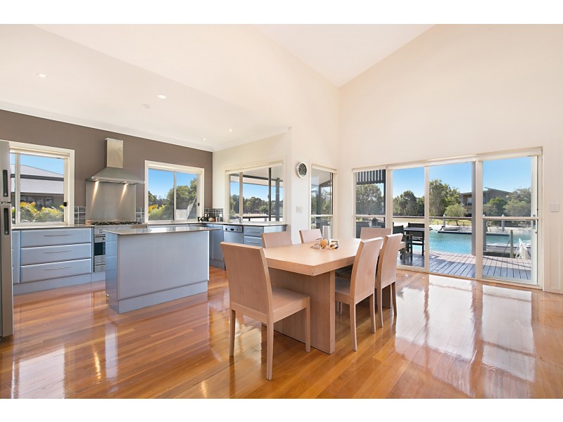 9 Doeblin Drive, South Stradbroke QLD 4216