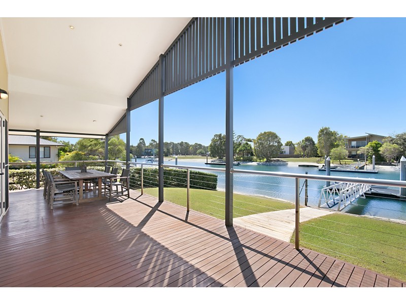 9 Doeblin Drive, South Stradbroke QLD 4216