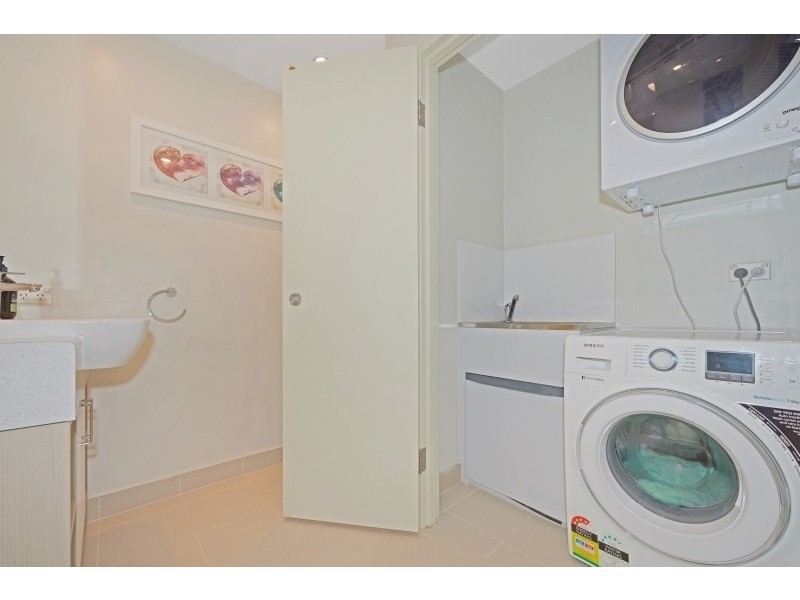 72/16 Midgegooroo Avenue, Cockburn Central WA 6164