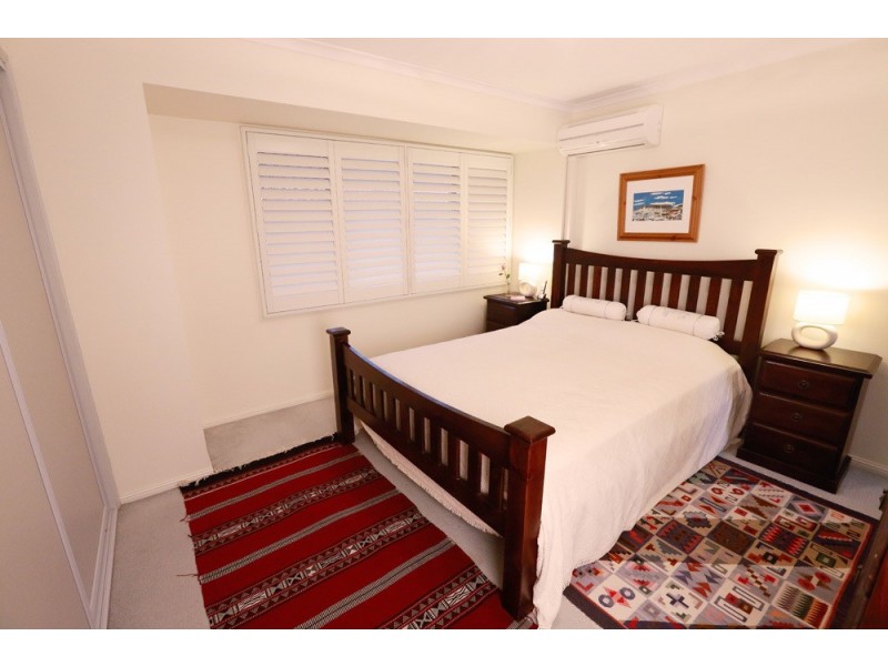 2/21 Downs Street, Redcliffe QLD 4020
