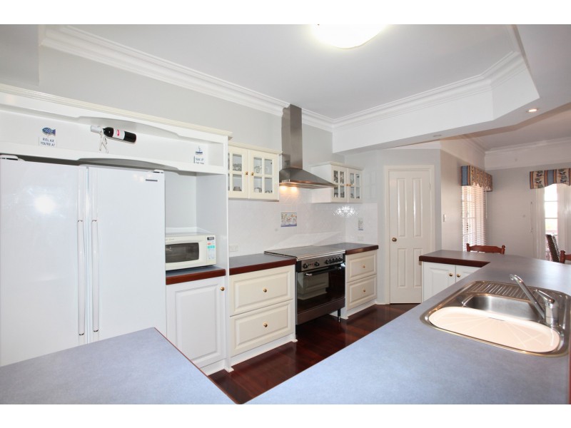 15 Freycinet Drive, Geographe WA 6280