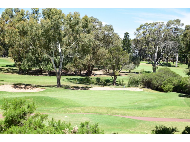 11 GOLFERS RETREAT, Halls Head WA 6210