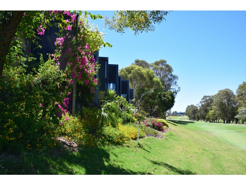 11 GOLFERS RETREAT, Halls Head WA 6210