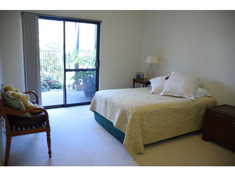 11 GOLFERS RETREAT, Halls Head WA 6210