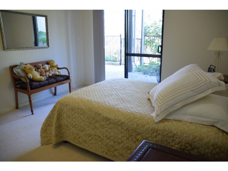 11 GOLFERS RETREAT, Halls Head WA 6210