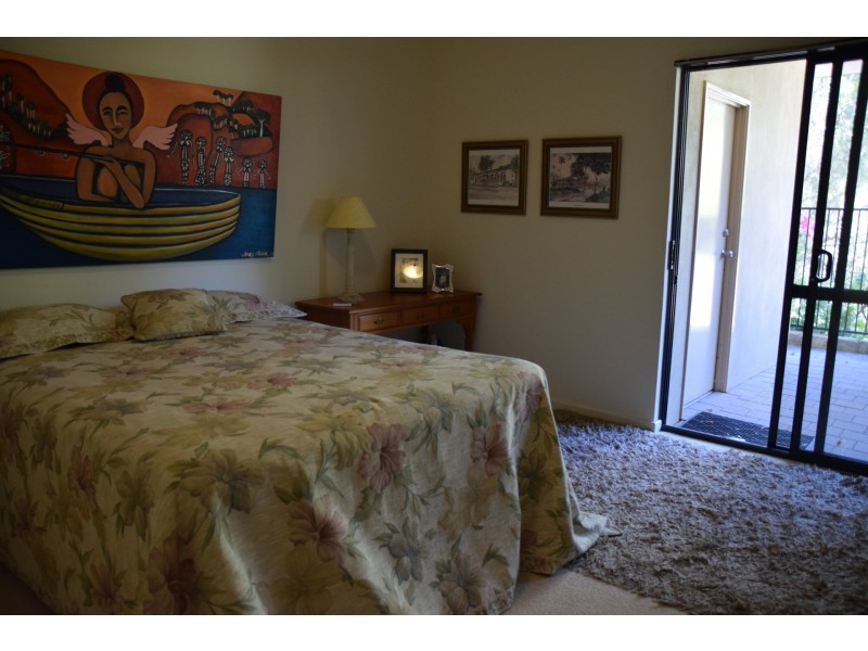 11 GOLFERS RETREAT, Halls Head WA 6210