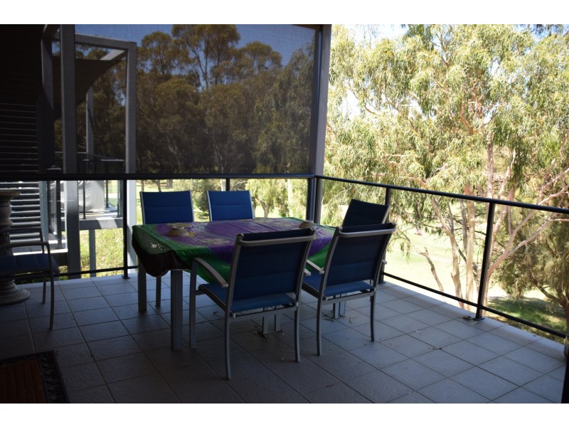 11 GOLFERS RETREAT, Halls Head WA 6210