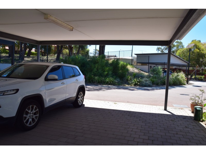 11 GOLFERS RETREAT, Halls Head WA 6210