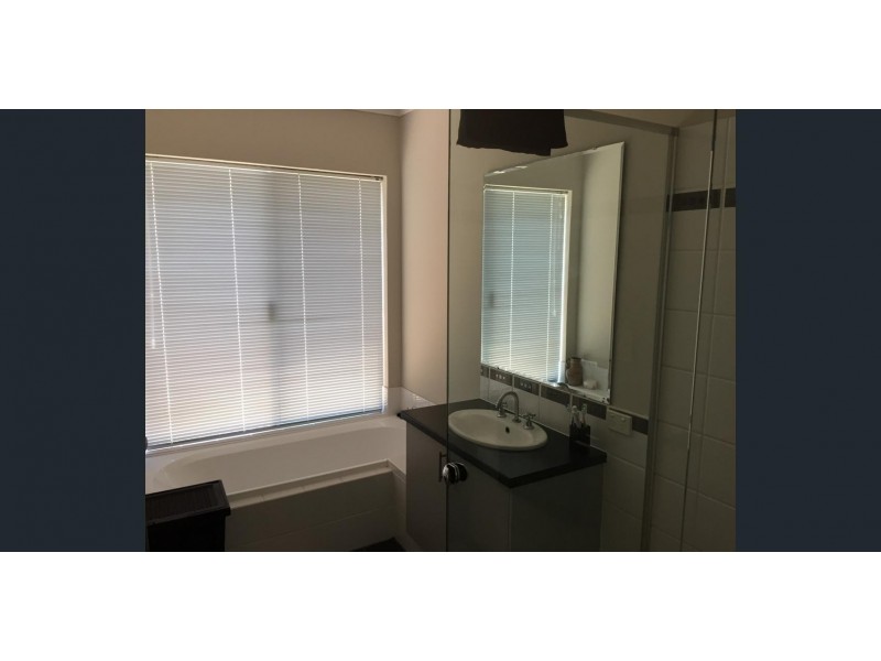 77 Bellavista Parade, Meadow Springs WA 6210