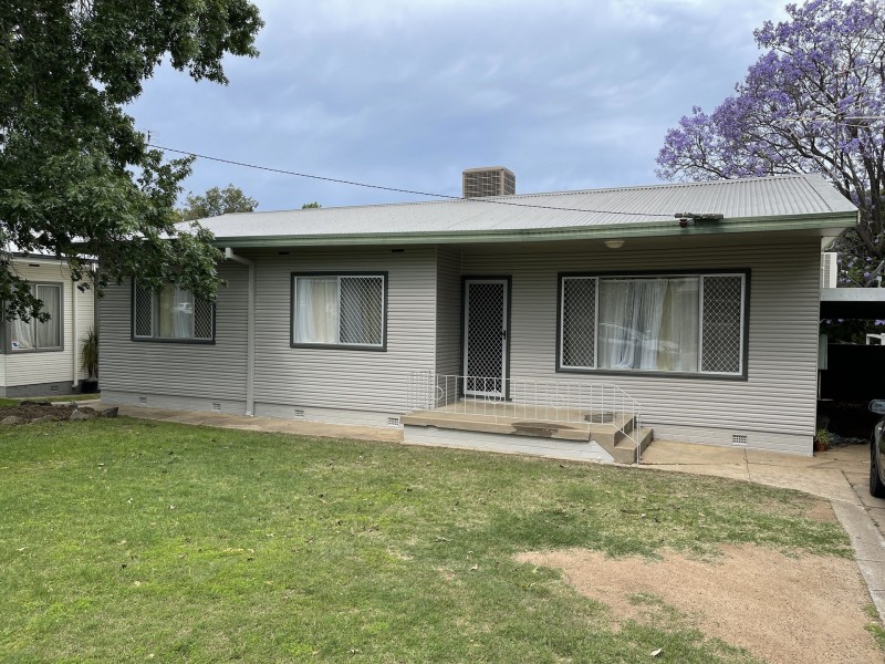 17 Churchill Street, South Tamworth NSW 2340
