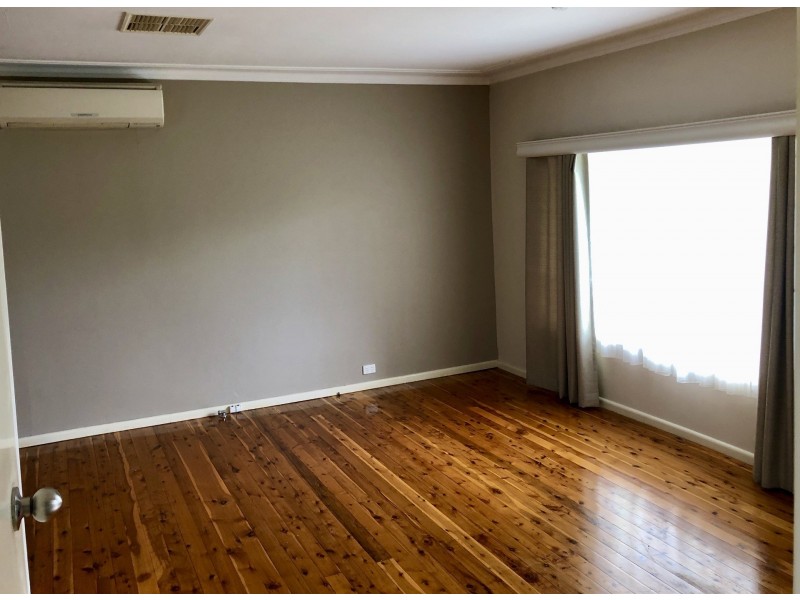 17 Churchill Street, South Tamworth NSW 2340