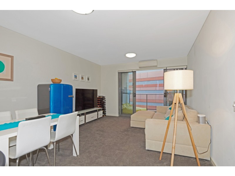 72/16 Midgegooroo Avenue, Cockburn Central WA 6164