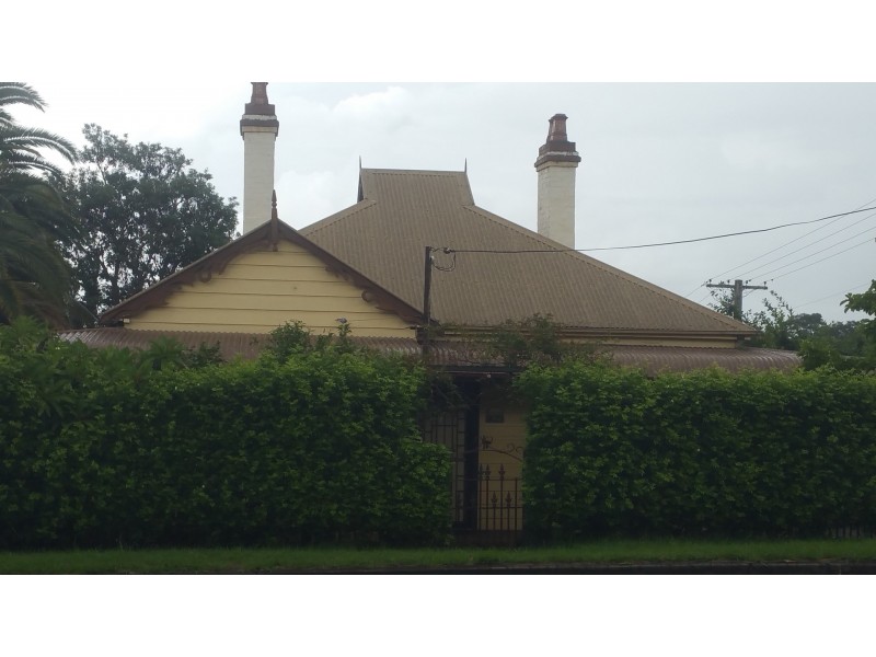 8 Tarawara Street, Bomaderry NSW 2541