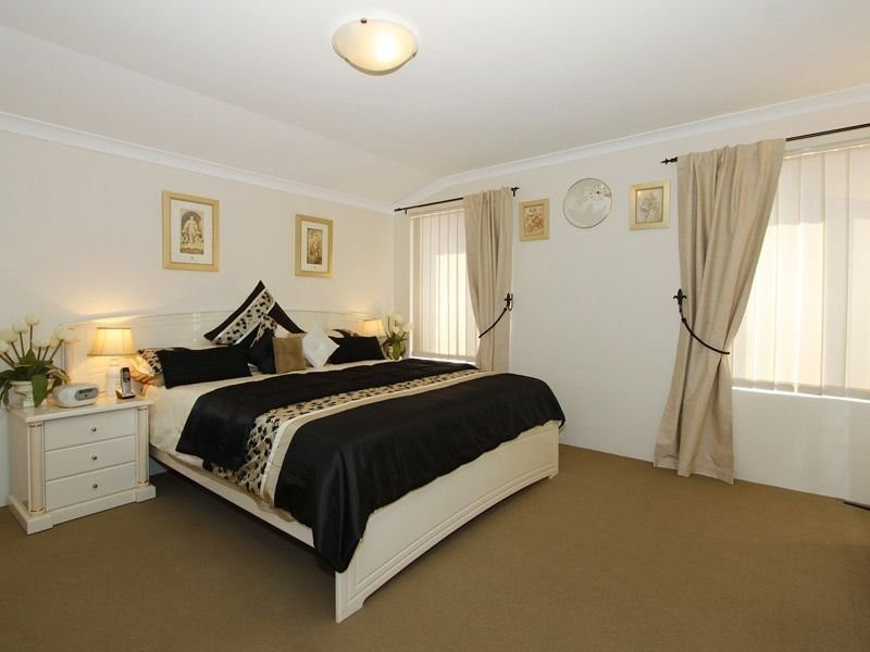 24 MULGRAVE LOOP, Mindarie WA 6030