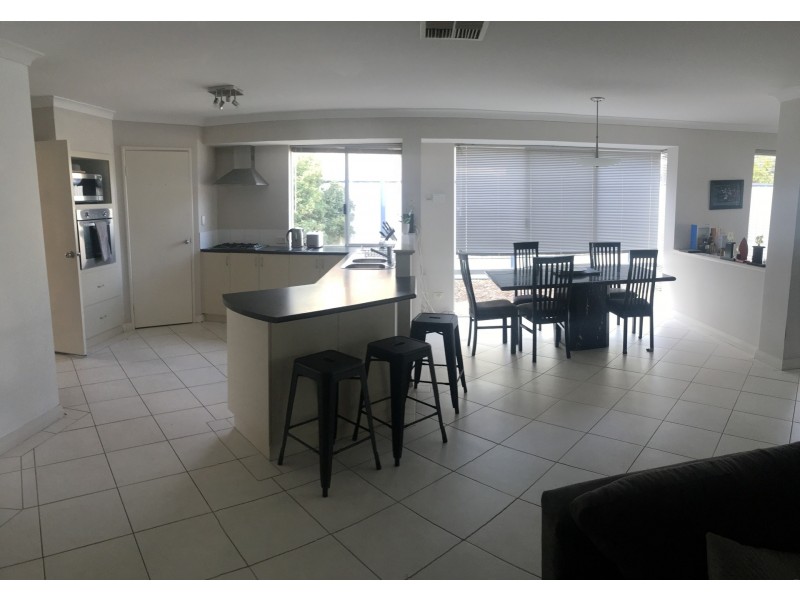 10 Brackenridge Ramble, Meadow Springs WA 6210