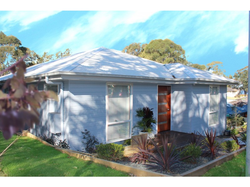 61A Malvina Pde, Lake Haven NSW 2263