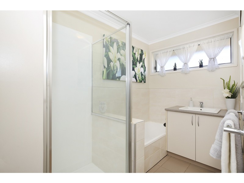 4 John Crescent, Colac VIC 3250