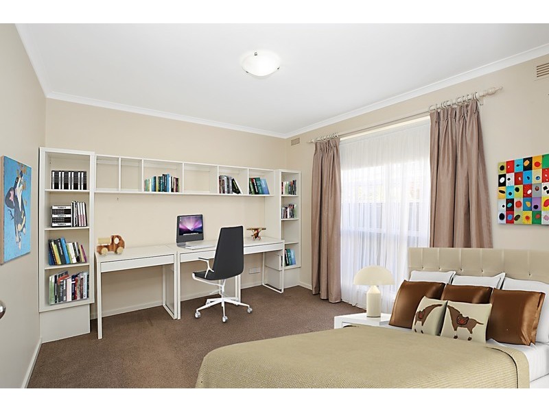 4 John Crescent, Colac VIC 3250