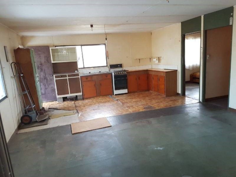 9 Willows Road, Willows QLD 4702