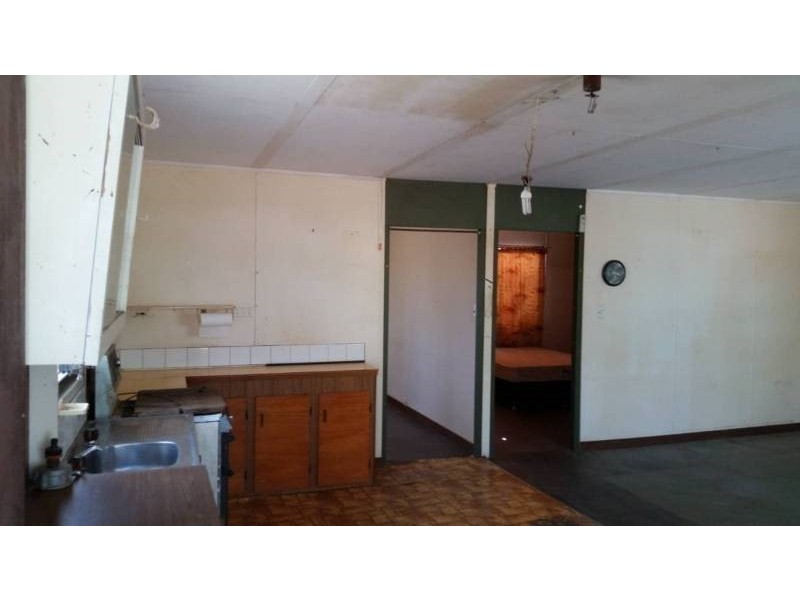 9 Willows Road, Willows QLD 4702