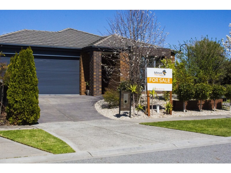 21 Penshurst Way, Cranbourne North VIC 3977