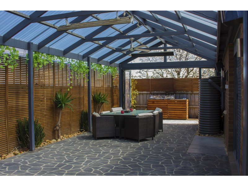 21 Penshurst Way, Cranbourne North VIC 3977