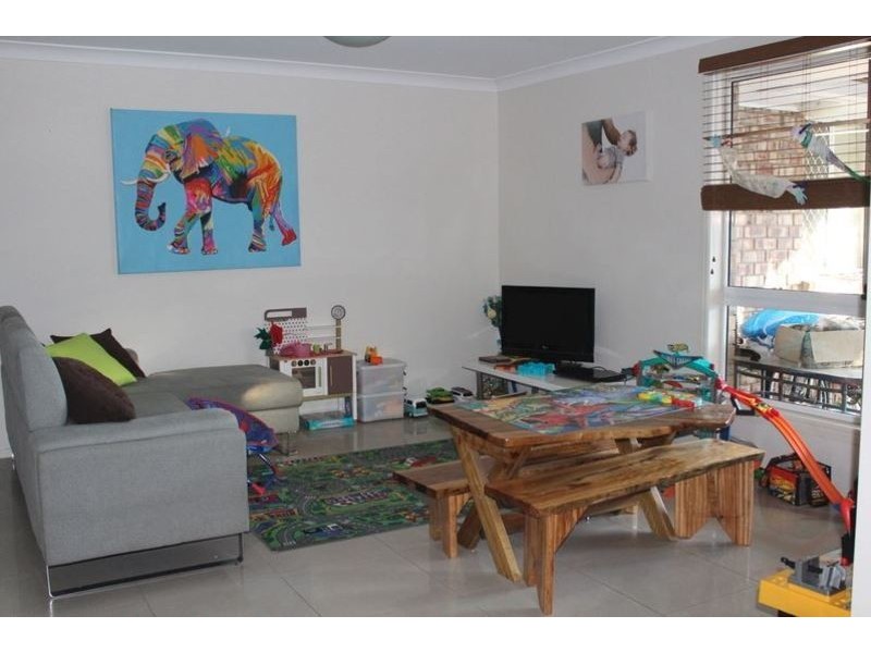 6 Yarraglen Place, Arundel QLD 4214
