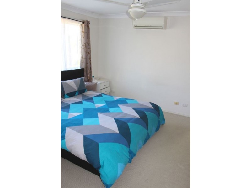 6 Yarraglen Place, Arundel QLD 4214