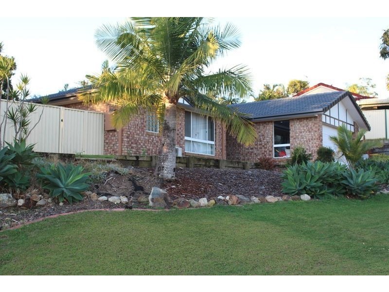 6 Yarraglen Place, Arundel QLD 4214