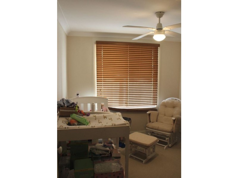 6 Yarraglen Place, Arundel QLD 4214