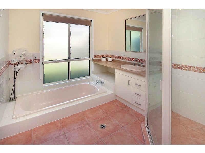 6 Lygon Court, Urraween QLD 4655