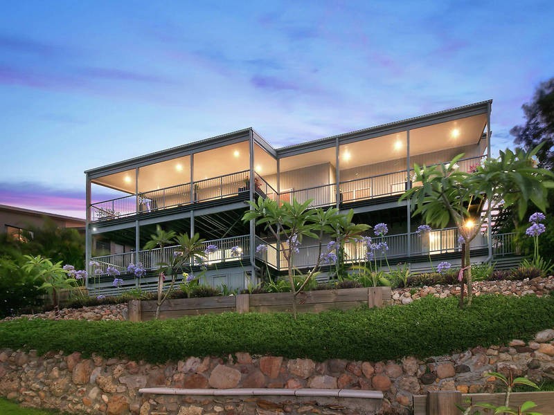 102 Gibson Crescent, Bellbowrie QLD 4070