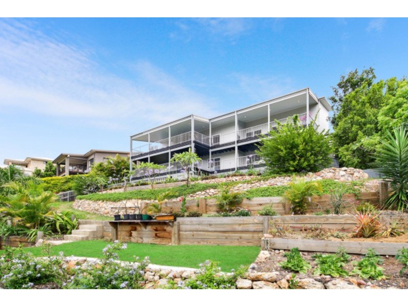 102 Gibson Crescent, Bellbowrie QLD 4070