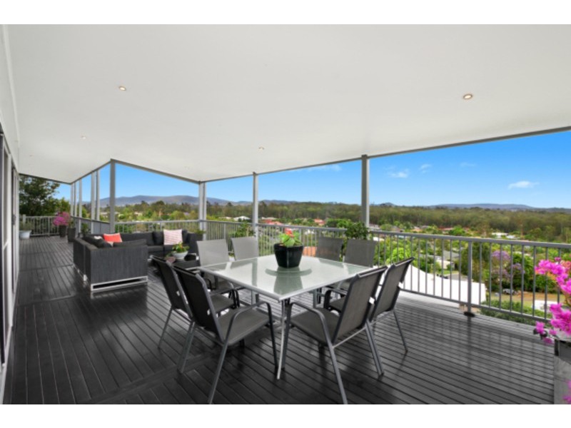 102 Gibson Crescent, Bellbowrie QLD 4070