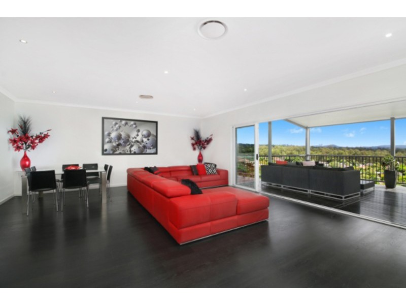 102 Gibson Crescent, Bellbowrie QLD 4070