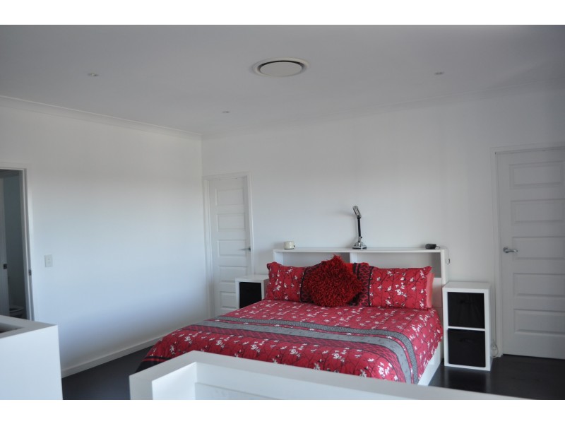102 Gibson Crescent, Bellbowrie QLD 4070
