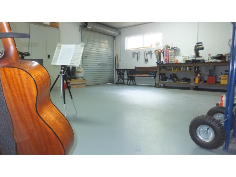 102 Gibson Crescent, Bellbowrie QLD 4070