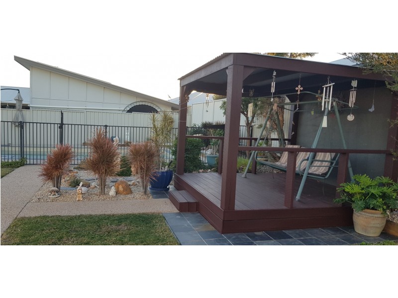 19 Rogers Street, Emerald QLD 4720