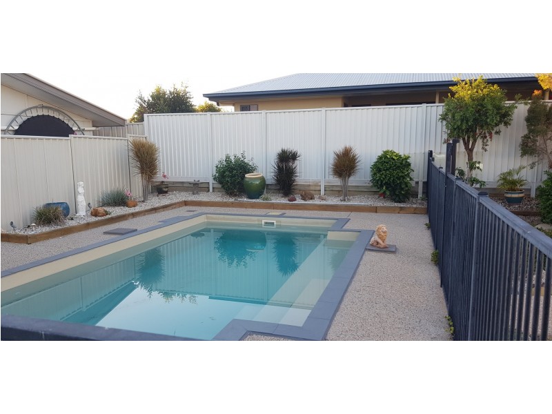 19 Rogers Street, Emerald QLD 4720